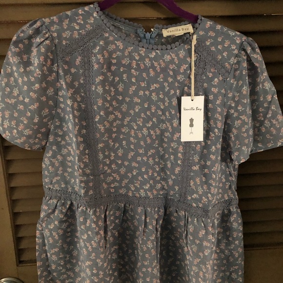 Vanilla Bay sheer top. Size small. And size large - Picture 1 of 9